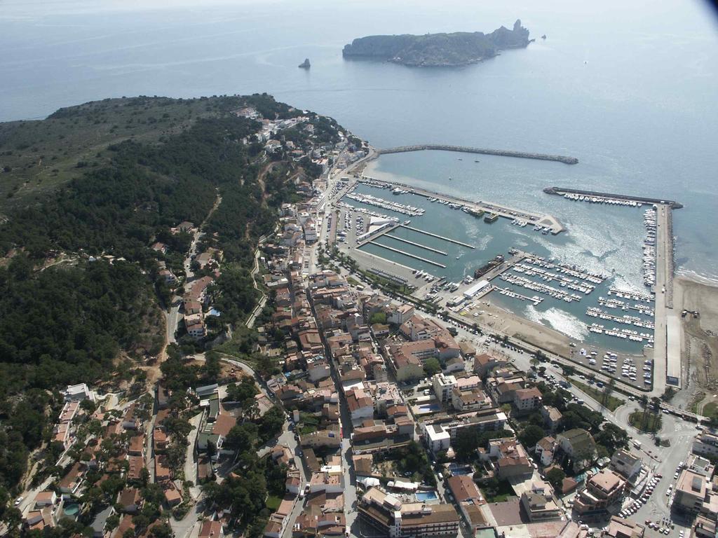 Nautic Lägenhet Torroella de Montgrí Exteriör bild